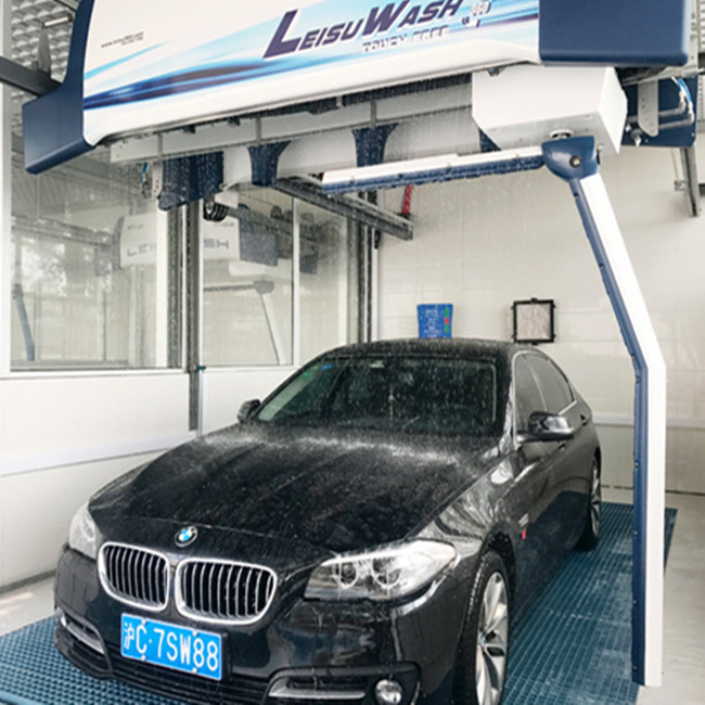 Leisuwash 360 touch free car wash machine