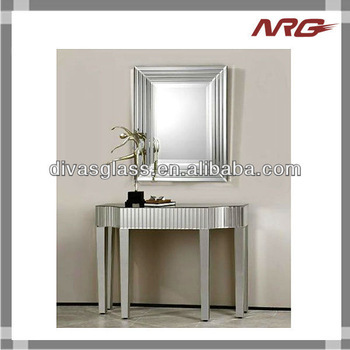 Beveled venetian mirror