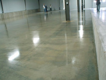 Clear epoxy resin floor coating