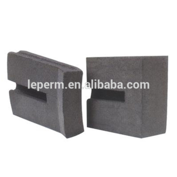 Low density oxide bonded silicon carbide brick