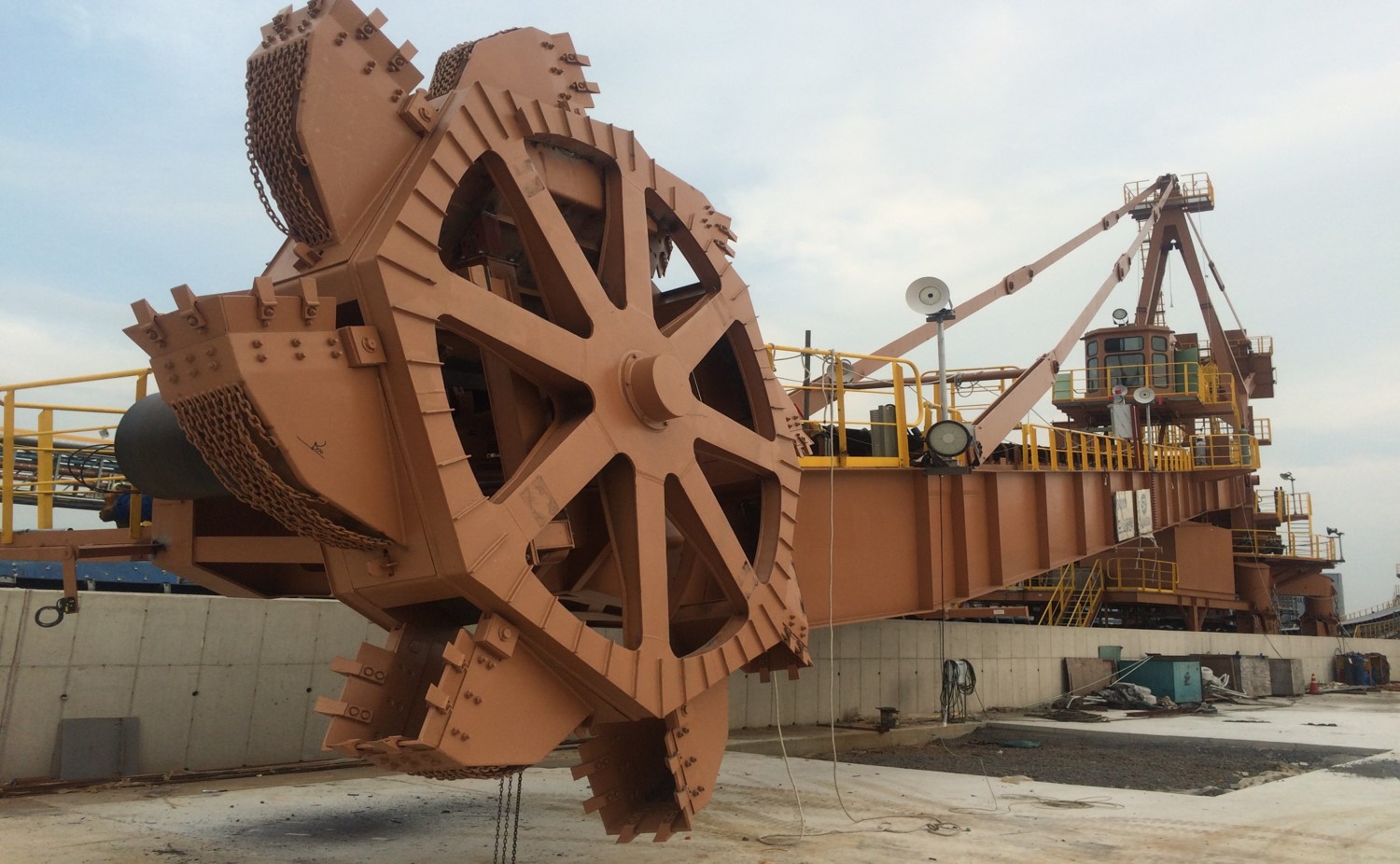 Stacker reclaimer for customer Conch group Jidong group CR group Huaxin Cement Lafarge Cement high efficiency continuous loading