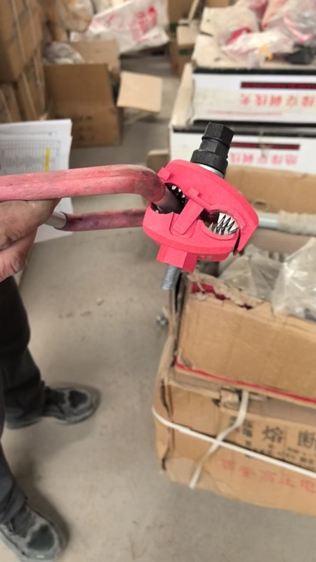 Insulated Piercing Grounding Clamp for Substation Equipment