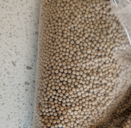 Active mineral desiccant