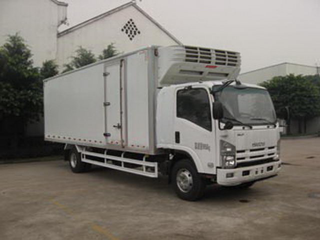 ISUZU 4X2 LHD / RHD 190HP مبردة شاحنة