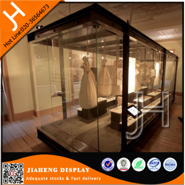 Designing Exhibits for Museum Style Display Case Products