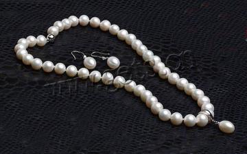 Gets freshwater pearl sterling repousse jewelry