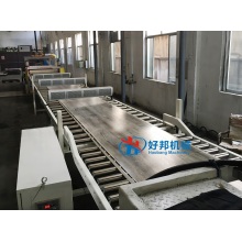 Machine de fabrication de planches en vinyle rigide nouvellement conçue