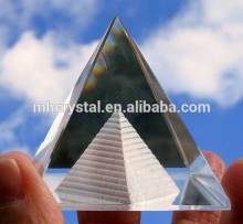 Crystal Clear Glass Ancient Egyptian Pyramid Paperweight MH-F0545