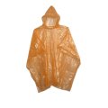 poncho de pluie jetable de couleur blanc laiteux