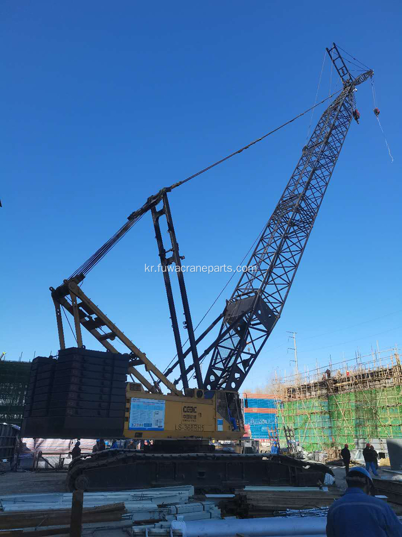 판매중인 Sumitomo Crawler Crane 250T를 사용했습니다