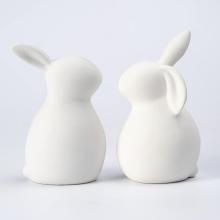 Decoração de páscoa de coelho branco cerâmica