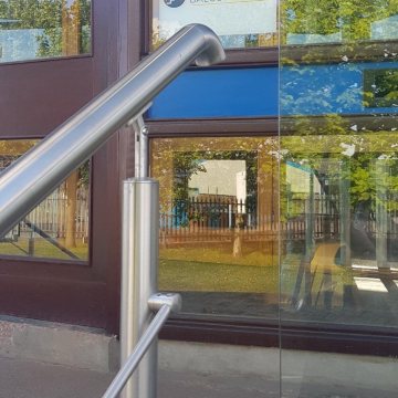 Outdoor protective fence square handrail glass clip