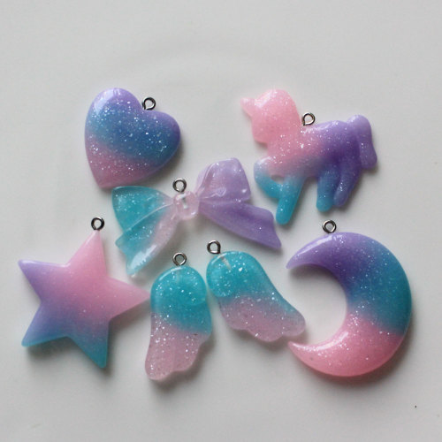 Factory Price Acrylic Plastic Resin Star Heart Moon Wing Knot Animal Horse Shape Charm Pendants