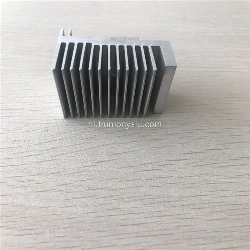 3003 सीएनसी Extruded एल्यूमीनियम हीट सिंक शीतलन पंख