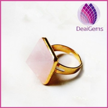 New arrival Natural pyramid rose quartz druzy ring
