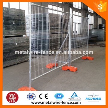 Temporary privacy fencing