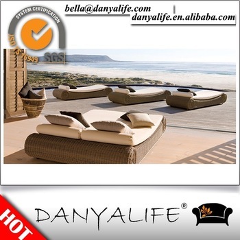 DYLG-D1206 Danyalife Outdoor Poly Rattan Garden Sun Bed