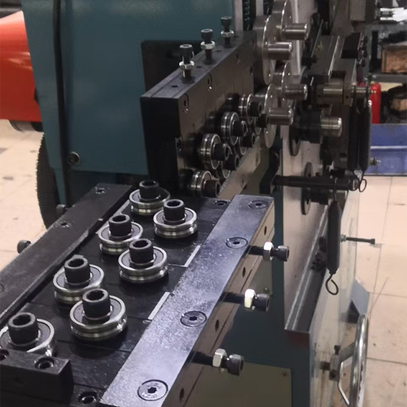 آلة صنع شماعات الأسلاك Wire Hanger Making Machine