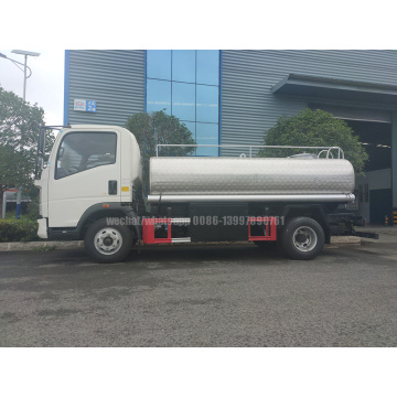 Light HOWO 5000-8000 liters Aluminum Alloy Milk Tanker Truck