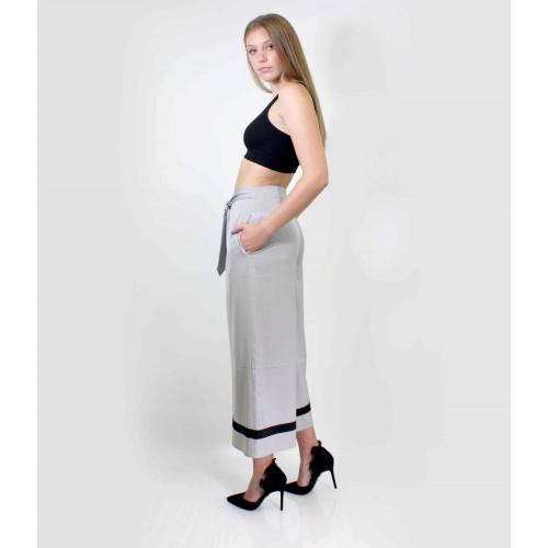 Loose Fit Bow Front Carpi Pants