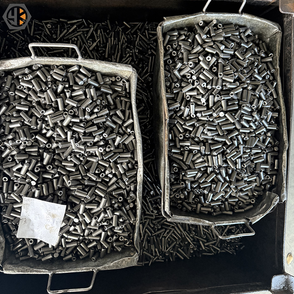 hegesztés a zsanéron (11) weld on hinge(11)