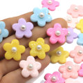 Coloré perle cinq pétales fleur résine charmes flatback fleur résine pour enfants épingle à cheveux en caoutchouc chaîne téléphone coque accessoires