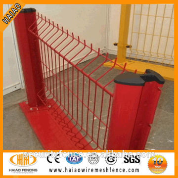 Protective PVC coated curved wire fence