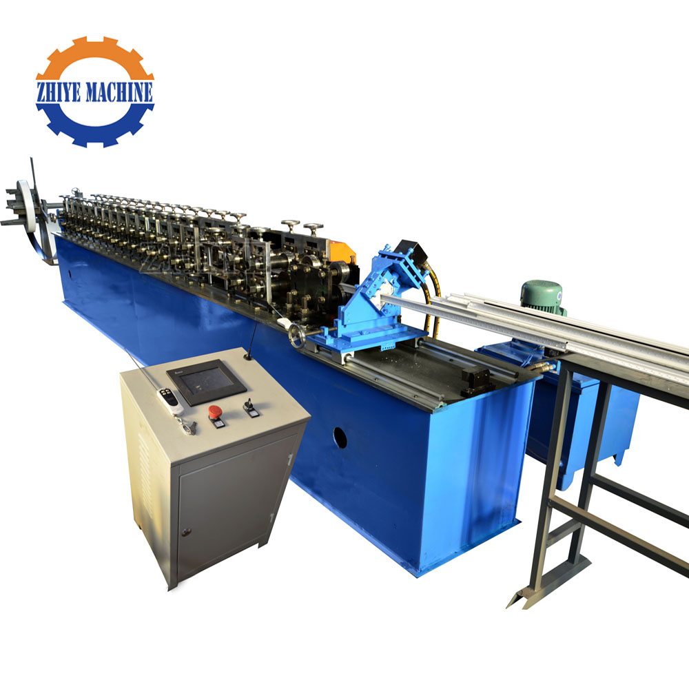 Tee roll forming machine