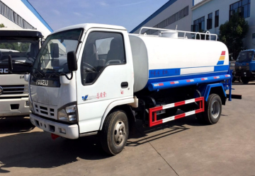 ISUZU 600P water tank truck 5000 liters