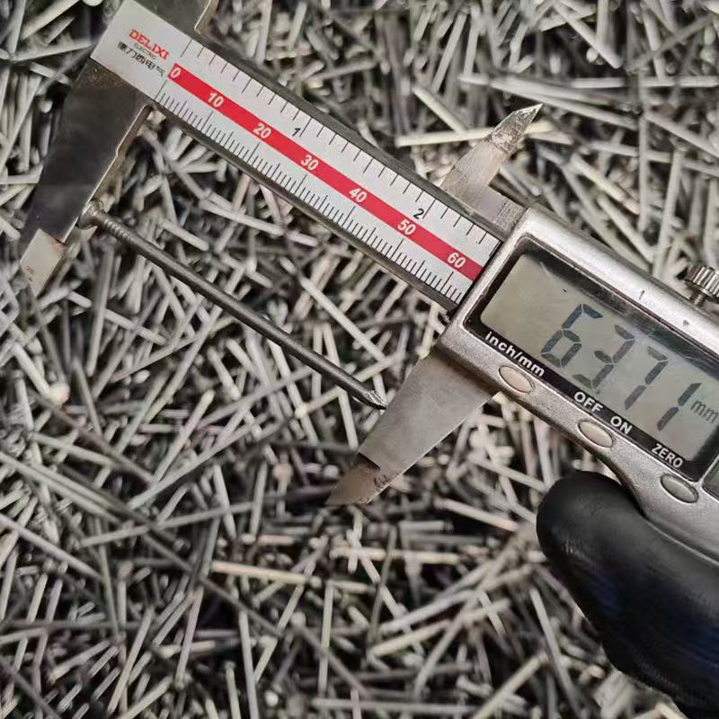 Messschiebergrößentest für verzinkte Nägel – ANJIA ANJIA Group galvanized nails caliper size test
