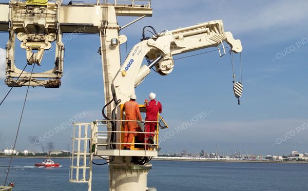 marine crane 