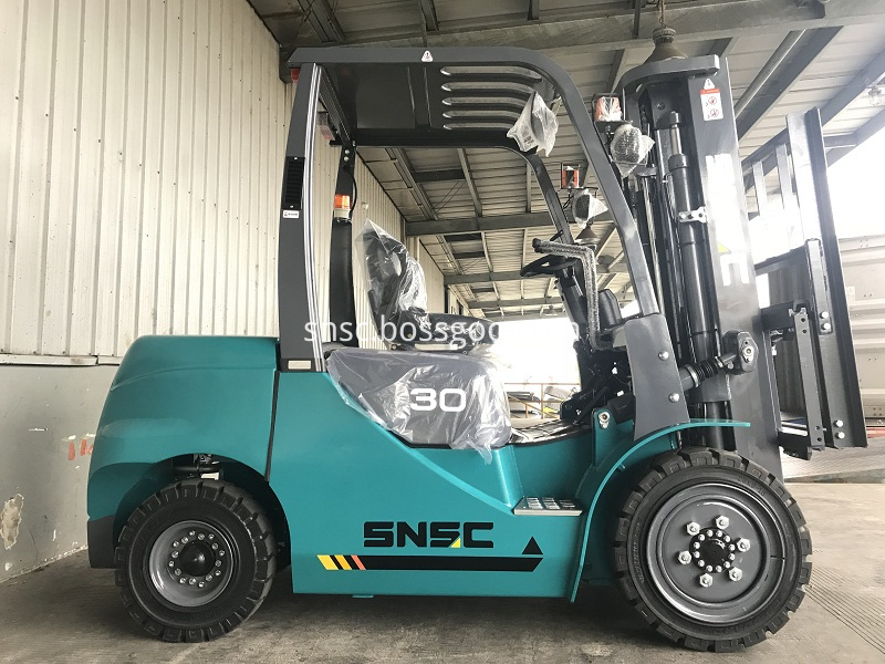 4 Einheiten 3-Tonnen-Gabelstapler nach algeria von sheri exportiert (3) 4 units 3 ton forklifts exported to ALGERIA from sheri (3)