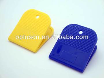 LARGE SQUARE PLASTIC CLIP