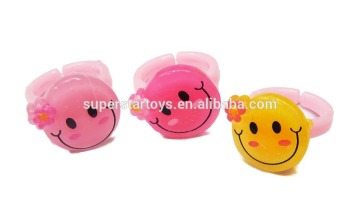 5160228-10 EMOJI plastic ring;SMILING FACE PLASTIC RING;ROUND SHAPE PLASTIC RING