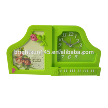 Promote Gift Plastic Piano Shape Funny Desk Table Clock With Photo Frame
