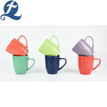 Großhandelspreis bunte Relief-Keramik-Teetasse