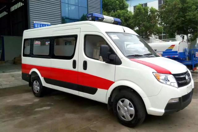 Dongfeng Diesel 5-7 شخص أحدث سيارة نقل سيارة الإسعاف