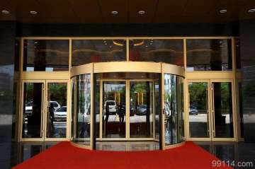 revolving door in shopping center