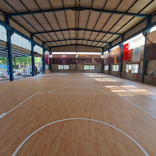 Piso deportivo de PVC interior con certificado FIBA