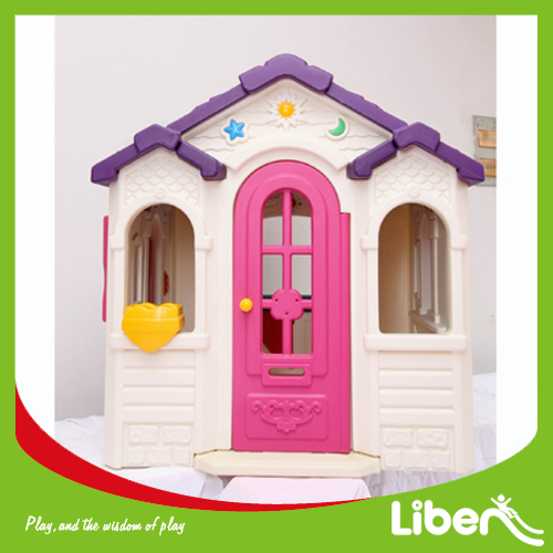 Children plastic indoor playhouse