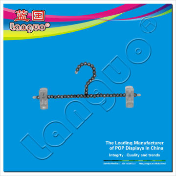 plastic hangers wholesale