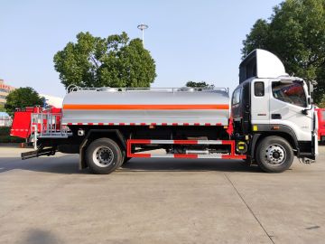 Versatile Water Sprinkler Truck