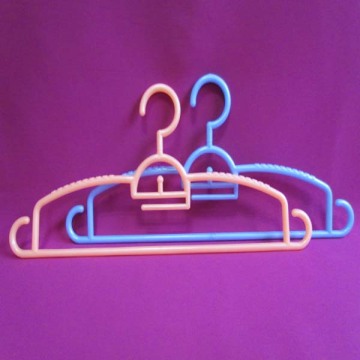 Plastic garment hanger