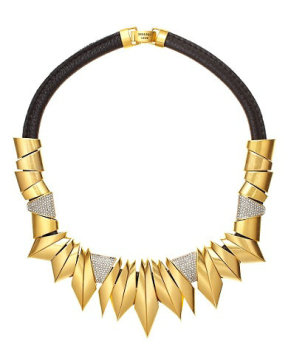 Fashionable gold choker necklace with PU