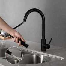 Hotel Apartment Faucets: 304 Stainless Steel Pull Down Kitchen Mixer Tap in Gold and Black