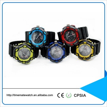 Men Fashion Sport Waterproof LCD Digital Analog Quartz Wrist Watch with Multi Time Zone