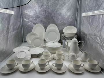 Comfortable ceramic tableware sets