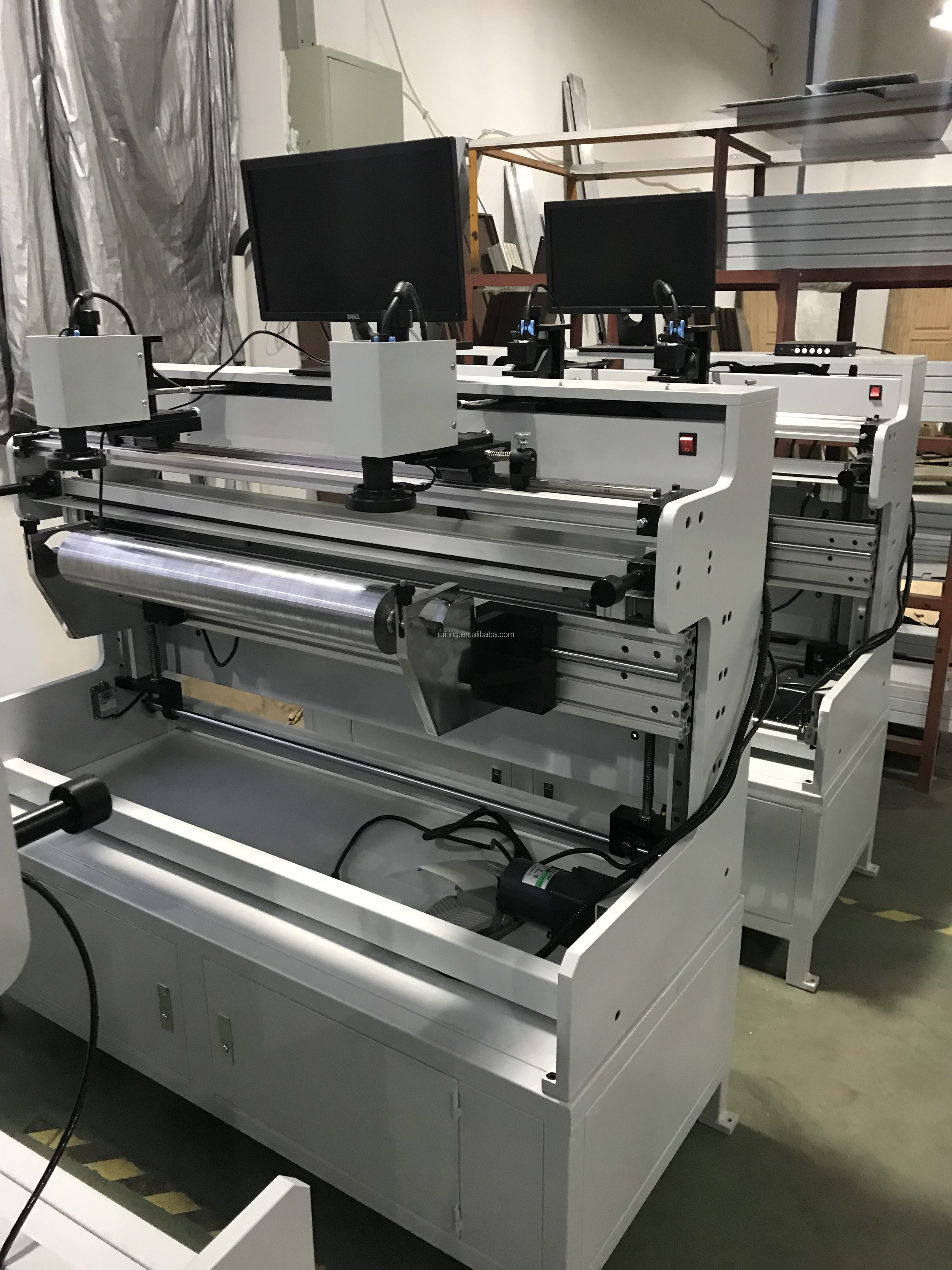 Hanging plate mounter for flexo printing machine