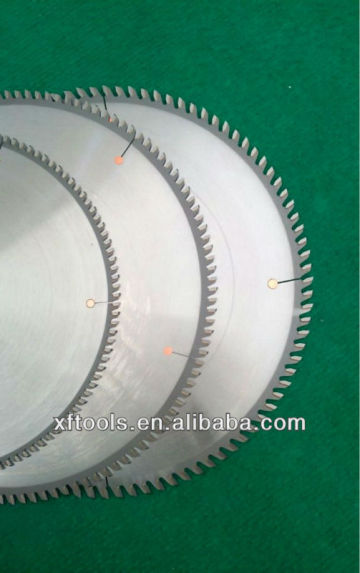 Tungsten carbide saw circular blade