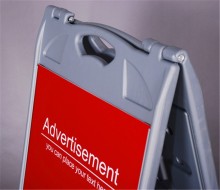 Portable notice board